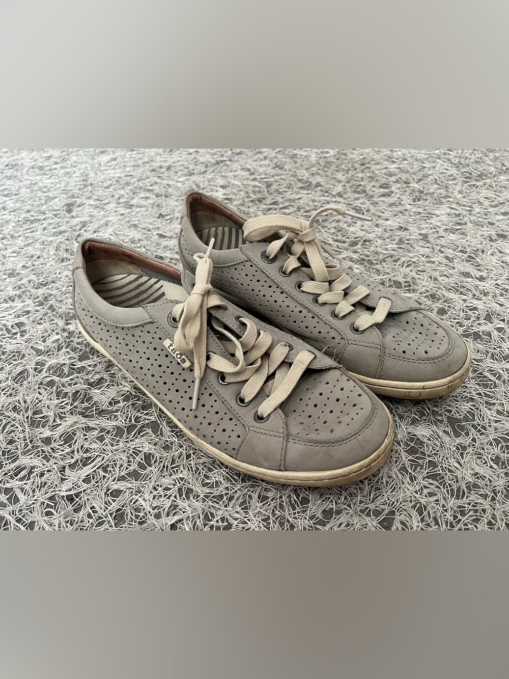 Women’s Taos Taupe Perforated Lace-Up Sneakers Size 8.5